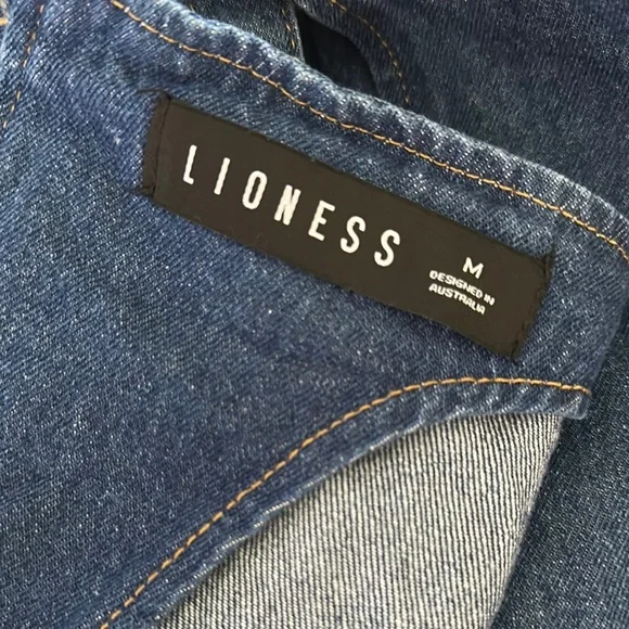 Denim Halter Vest with Button Details - Picture 4 of 4